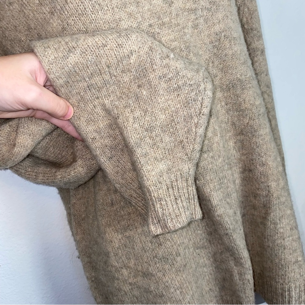 Vintage Eddie Bauer 100% wool tan V neck sweater - Picture 3 of 7